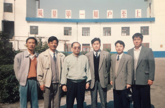 时任中国人民解放军第二炮兵罗东进政委来公司视察工作。